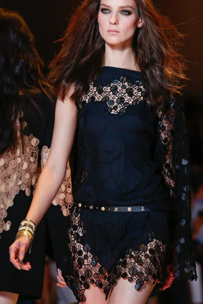 Look 50